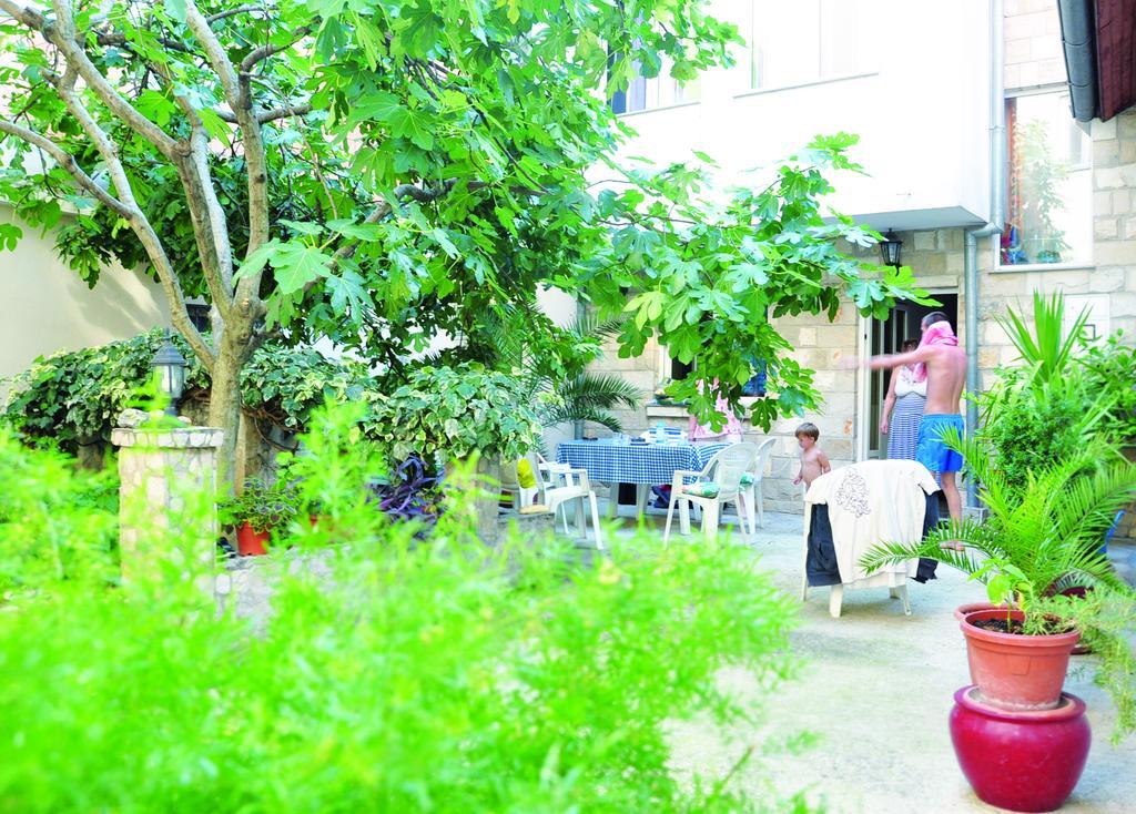 Guest House Mirza Mostar Bagian luar foto